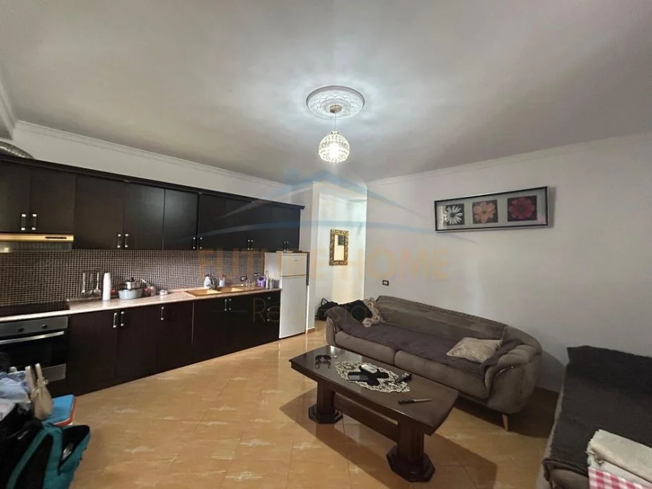 Mali Robit, shitet apartament 1+1 Kati 3, 63 m² 98.000 € 