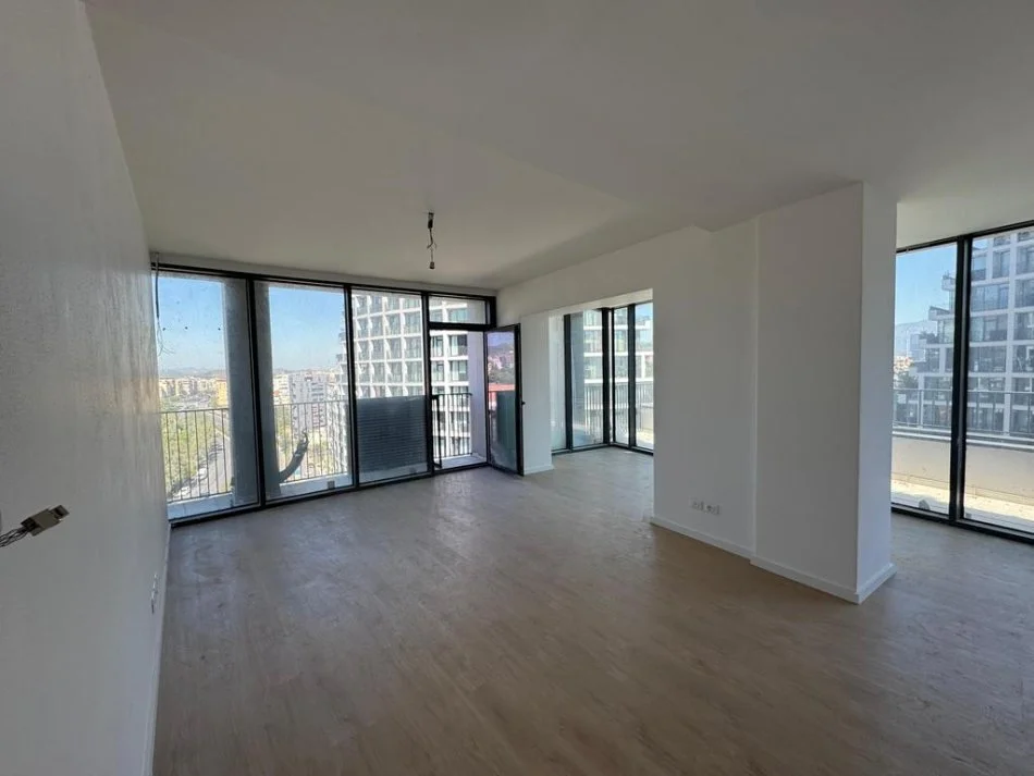 Tirane, jepet me qera ambjent biznesi Kati 12, 138 m² 1.500 € 