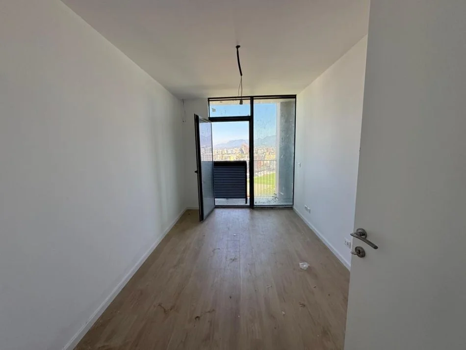 Tirane, jepet me qera ambjent biznesi Kati 12, 138 m² 1.500 € (Rezidenca Lake View, Liqeni Artificial)