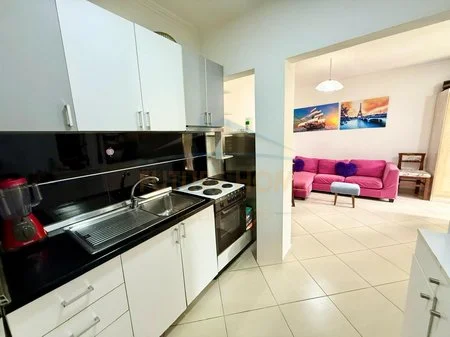 Tirane, jepet me qera 1+1 Kati 4, 40 m² 460 € 