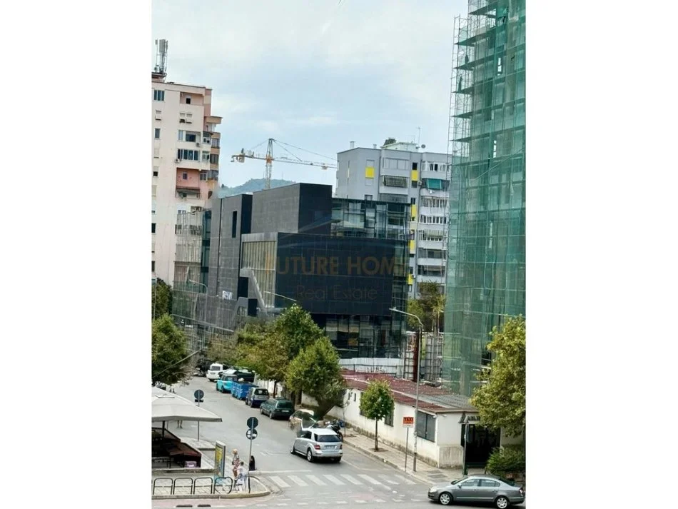 Tirane, jepet me qera garsonier 1+1 Kati 4, 40 m² 460 € (21 Dhjetori, Tiranë)