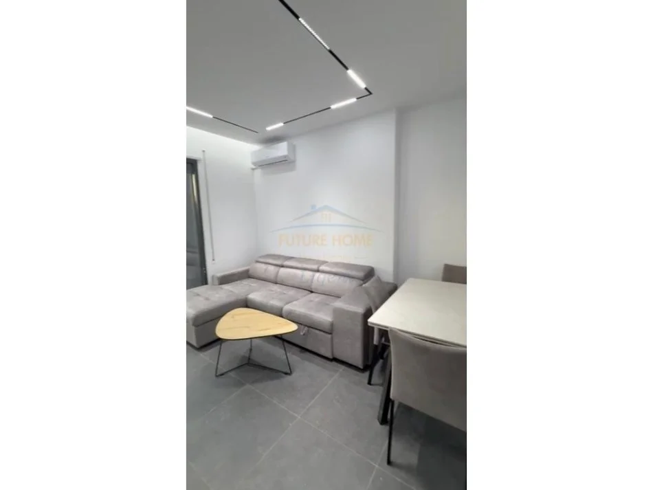 Tirane, jepet me qera apartament 1+1+Ballkon Kati 6, 70 m² 600 € (Bulevardi i Ri, Tiranë)