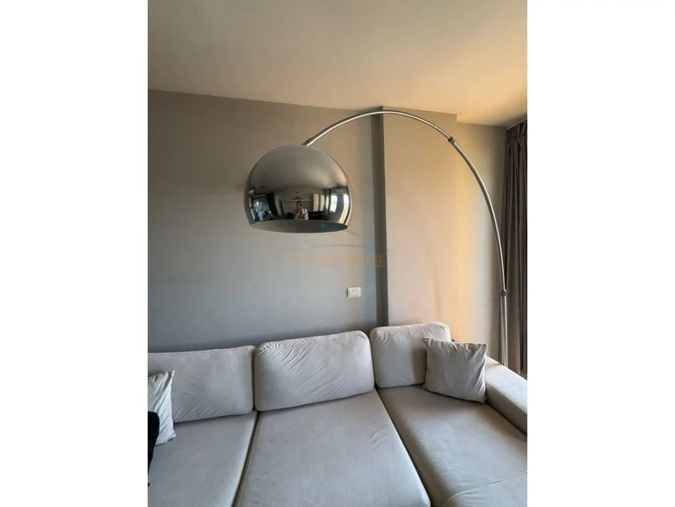 Tirane, jepet me qera apartament 1+1 Kati 4, 500 € 