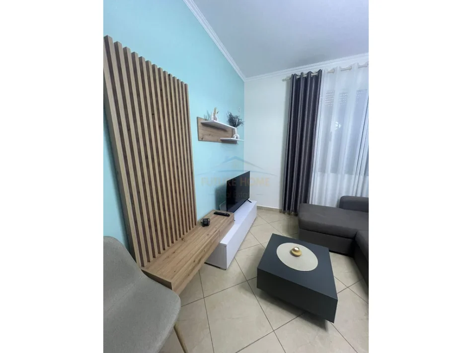 Tirane, jepet me qera apartament 1+1+Ballkon Kati 1, 44 m² 420 € (Fresku)