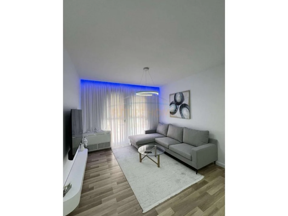 Shitet, Apartament 2+1, Unaza e Re, Tiranë.