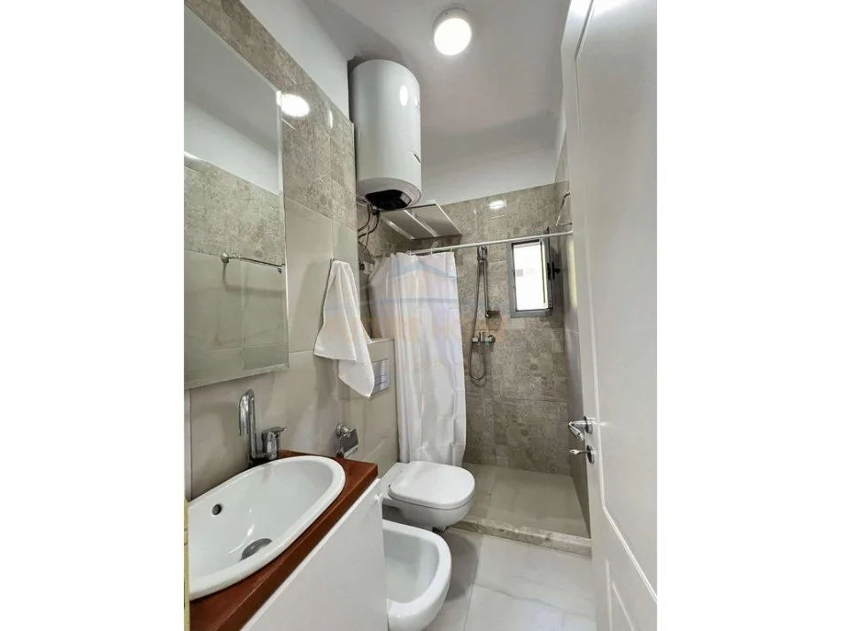 Shitet, Apartament 2+1, Unaza e Re, Tiranë.