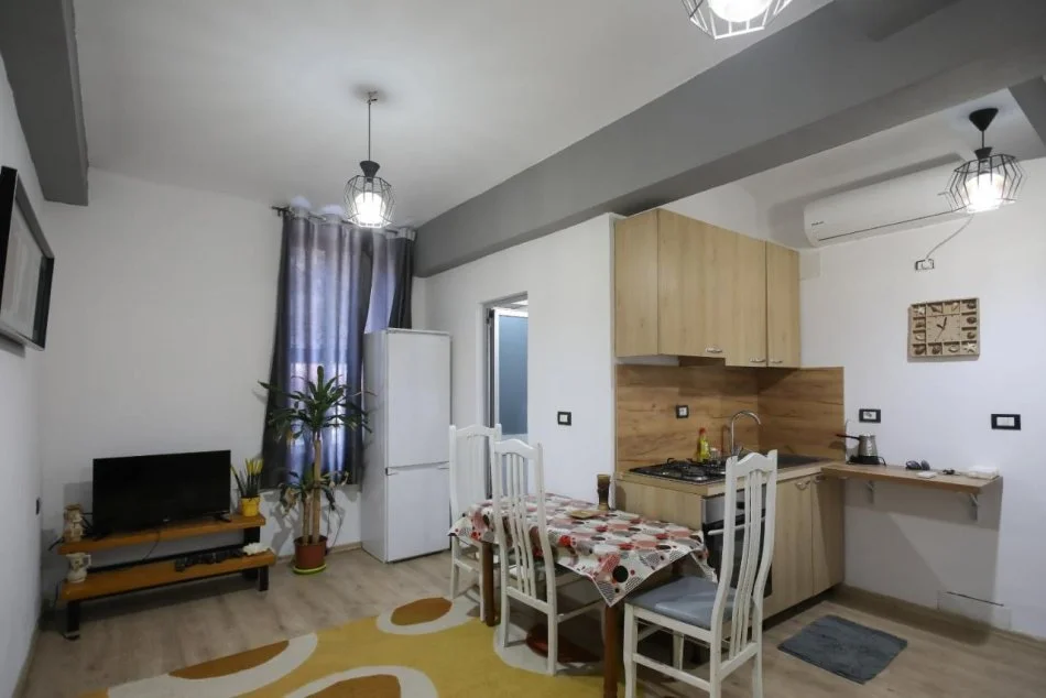 Durres, jepet me qera apartament 1+1 Kati 0, 50 m² 250 € 