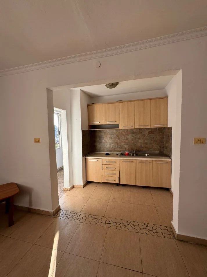 Durres, shitet apartament 1+1 Kati 4, 60 m² 55.000 € (LAGJA 18 DURRES!)