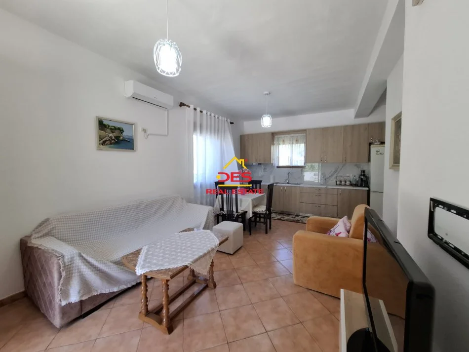 Vlore, jap me qera shtepi 1+1+Ballkon Kati 0, 60 m² 350 € (Rruga Sazani)