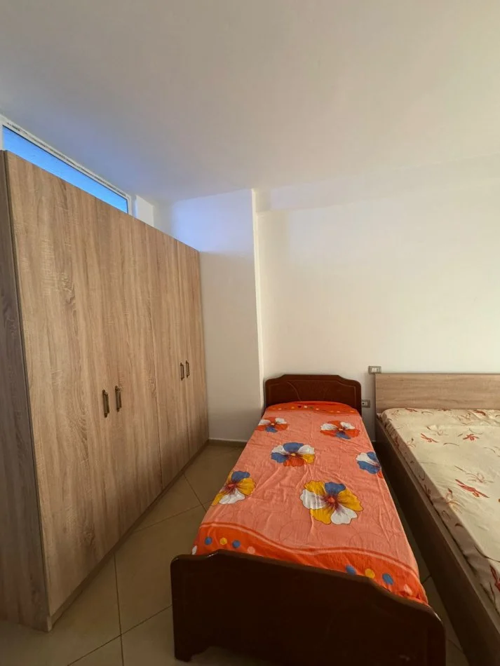 Tirane, jepet me qera apartament 1+1+Ballkon Kati 5, 90 m² 450 € (Astir)