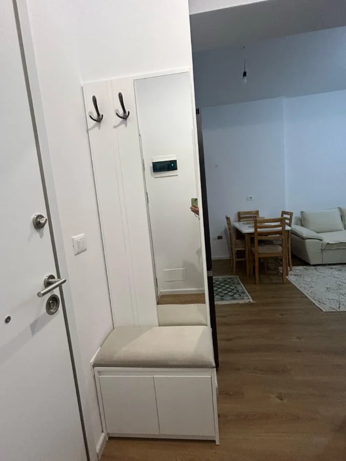 Tirane, jepet me qera apartament 1+1 , 55 m² 380 € 
