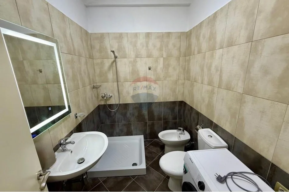 jepet me qera 1+1 , 65 m² 430 €