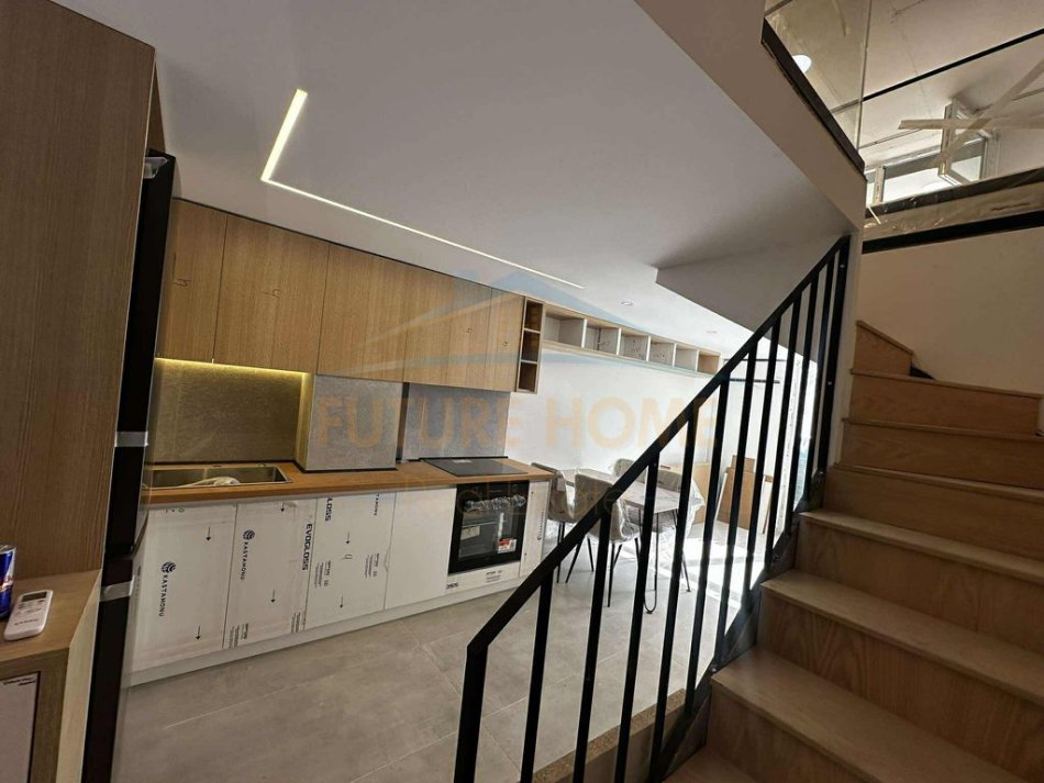 Tirane, shitet apartament duplex 1+1 Kati 6, 65 m² 95.000 € (RRUGA E KAVAJES)