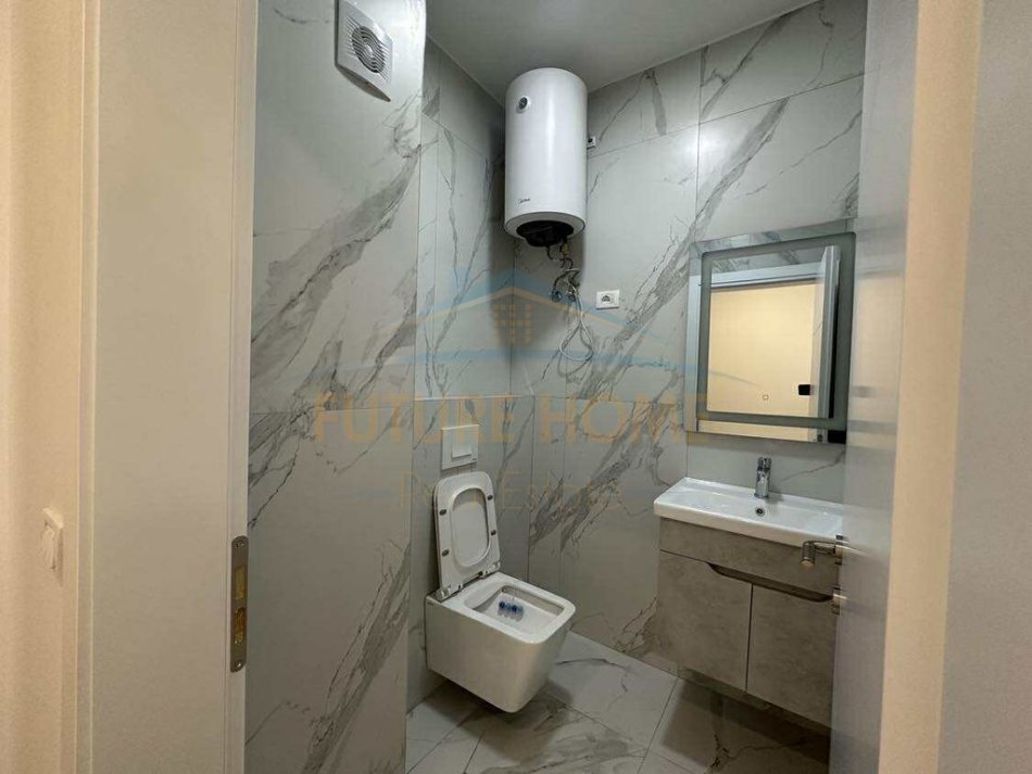 Tirane, jepet me qera apartament 2+1 Kati 8, 90 m² 600 € (UNAZA E RE)