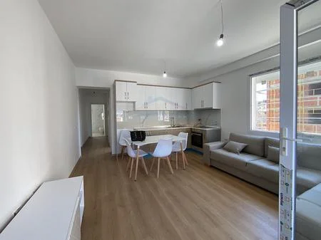 Tirane, jepet me qera apartament 2+1 Kati 6, 95 m² 600 € (FUSHA E AVIACIONIT)