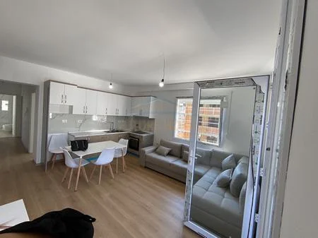 Tirane, jepet me qera apartament 2+1+Ballkon Kati 6, 95 m² 600 € (FUSHA E AVIACIONIT)