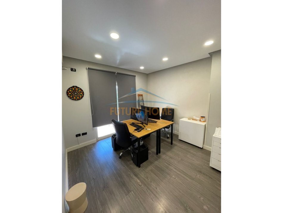 Tirane, jepet me qera zyre Kati 4, 70 m² 700 € (drejtoria e policise)