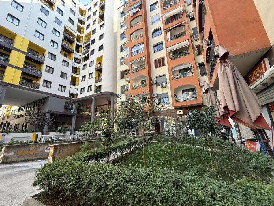 Tirane, jepet me qera apartament 2+1+Ballkon Kati 6, 67 m² 450 € (Yzberisht)