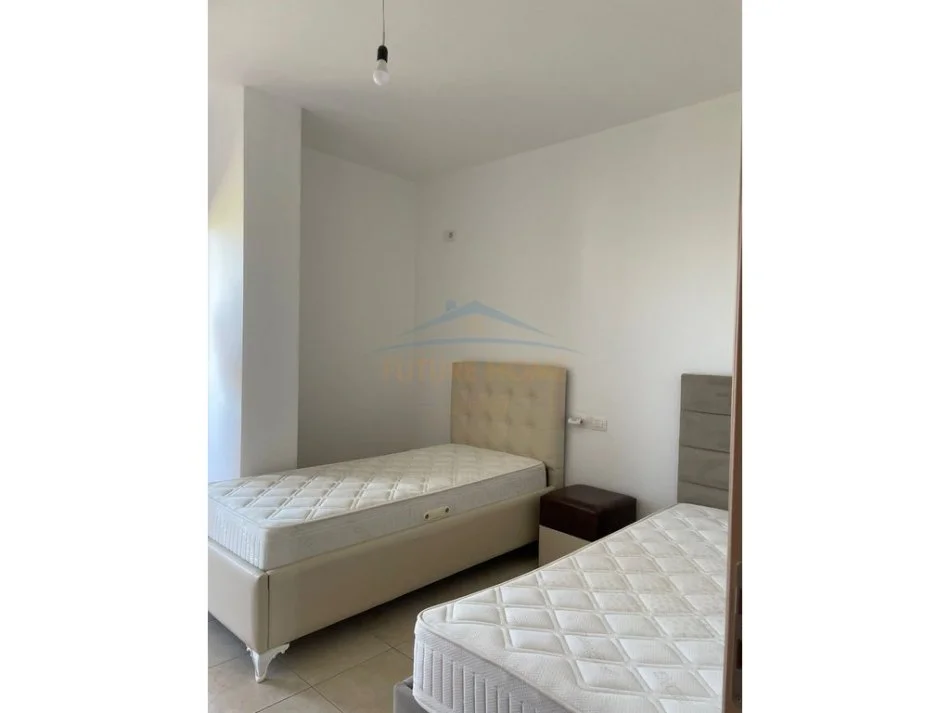 Durres, jepet me qera apartament 2+1+Ballkon Kati 9, 90 m² 350 € 