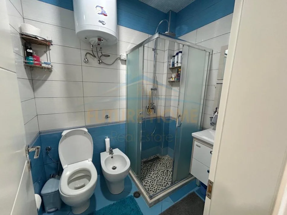 Mali Robit, shitet apartament 2+1 Kati 5, 75 m² 90.000 €