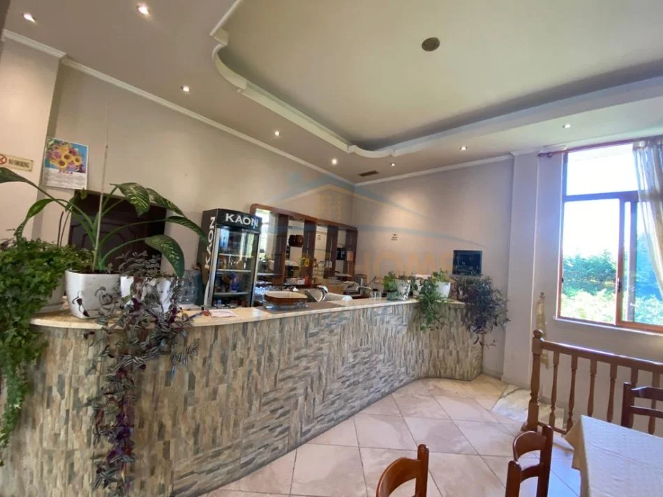 Tirane, jepet me qera ambjent biznesi Kati 0, 305 m² 2.500 € (Sauk, Tiranë)