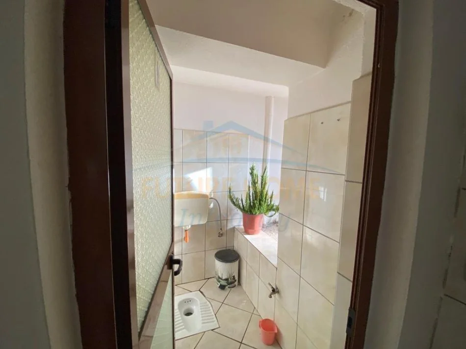 Tirane, jepet me qera ambjent biznesi Kati 0, 305 m² 2.500 € (Sauk, Tiranë)