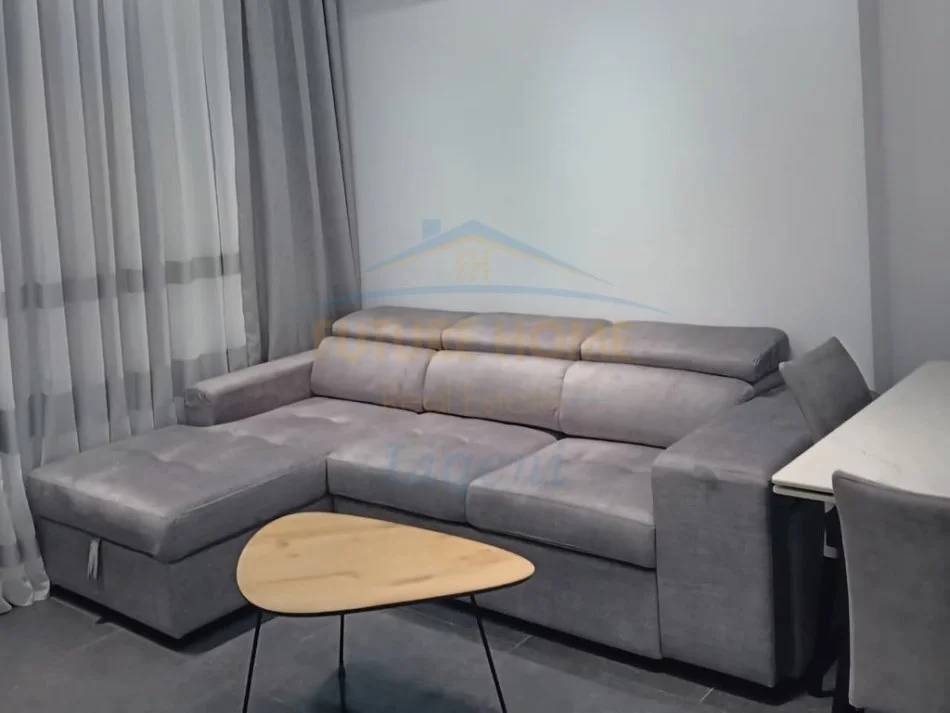 Tirane, jepet me qera apartament 1+1 Kati 6, 600 € 