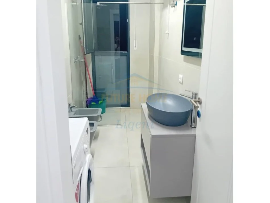 Tirane, jepet me qera apartament 1+1 Kati 6, 600 € 