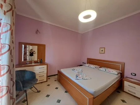 Tirane, jepet me qera apartament 2+1+Ballkon Kati 2, 144 m² 520 € (selite)
