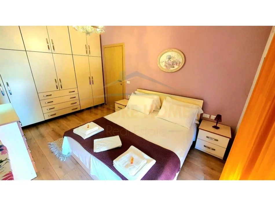 Tirane, jap me qera apartament 1+1 Kati 2, 72 m² 700 € (Kompleksi Delijorgji)