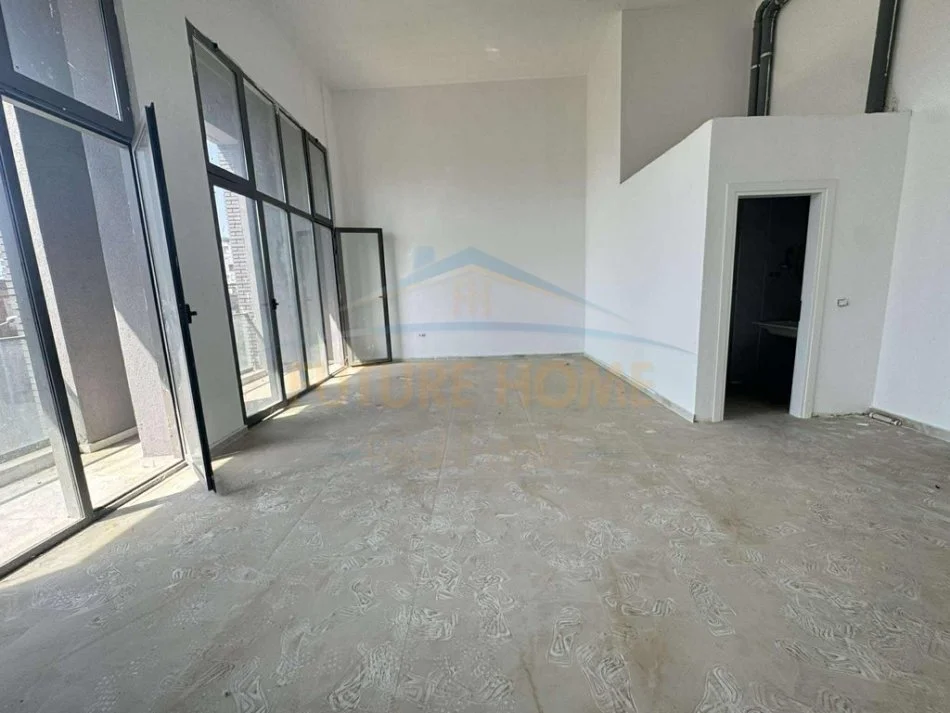 Tirane, jepet me qera ambjent biznesi Kati 1, 75 m² 750 €