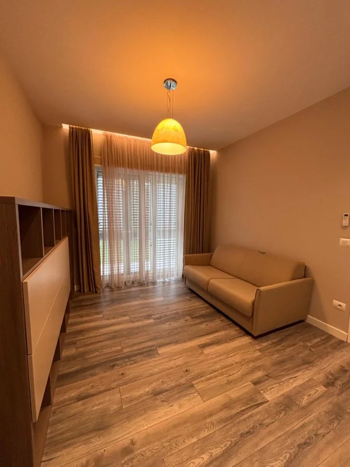 Tirane, jepet me qera Vile 2 Katshe Kati 0, 245 m² 3.000 € (Elysium Residence)