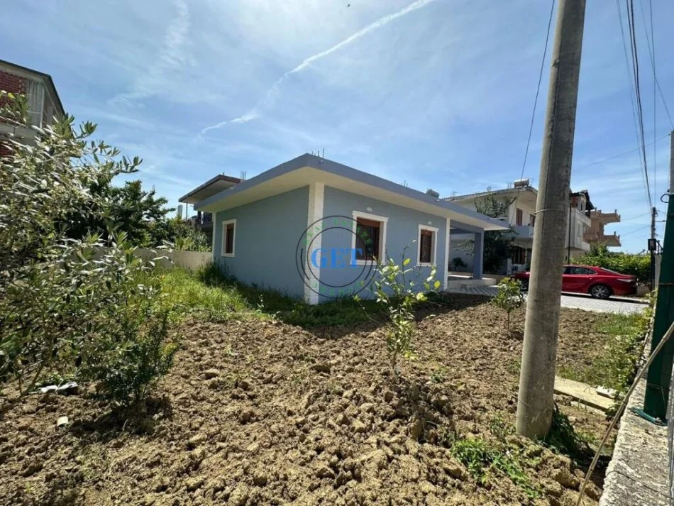 Durres, shitet shtepi 3+1 Kati 0, 145.000 € 