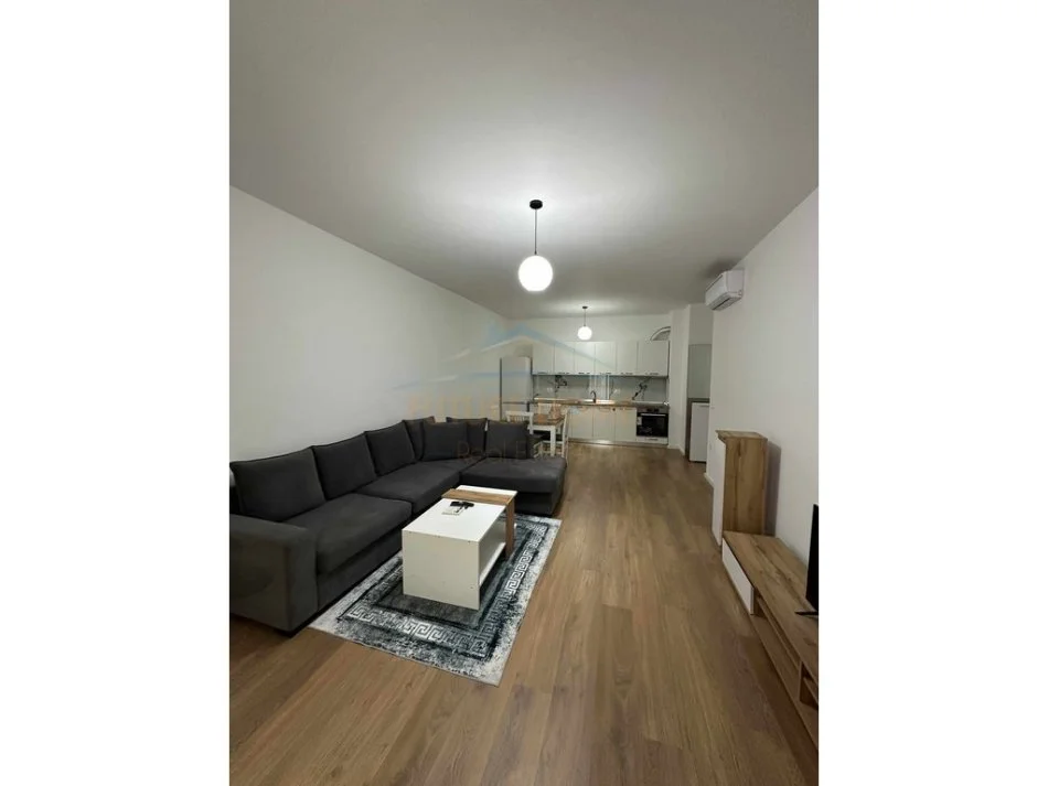 Tirane, jepet me qera apartament 2+1 Kati 3, 111 m² 850 € (Residenca Trio Tower)