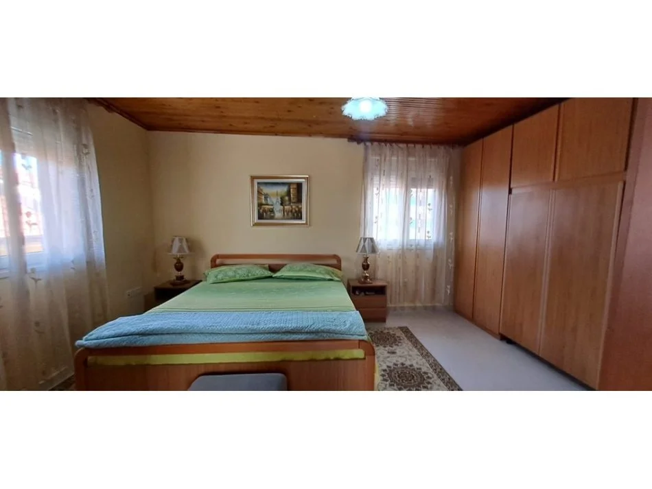 Tirane, jepet me qera apartament duplex 2+1 Kati 2, 72 m² 500 € (Rruga Elbasanit, Tirane)