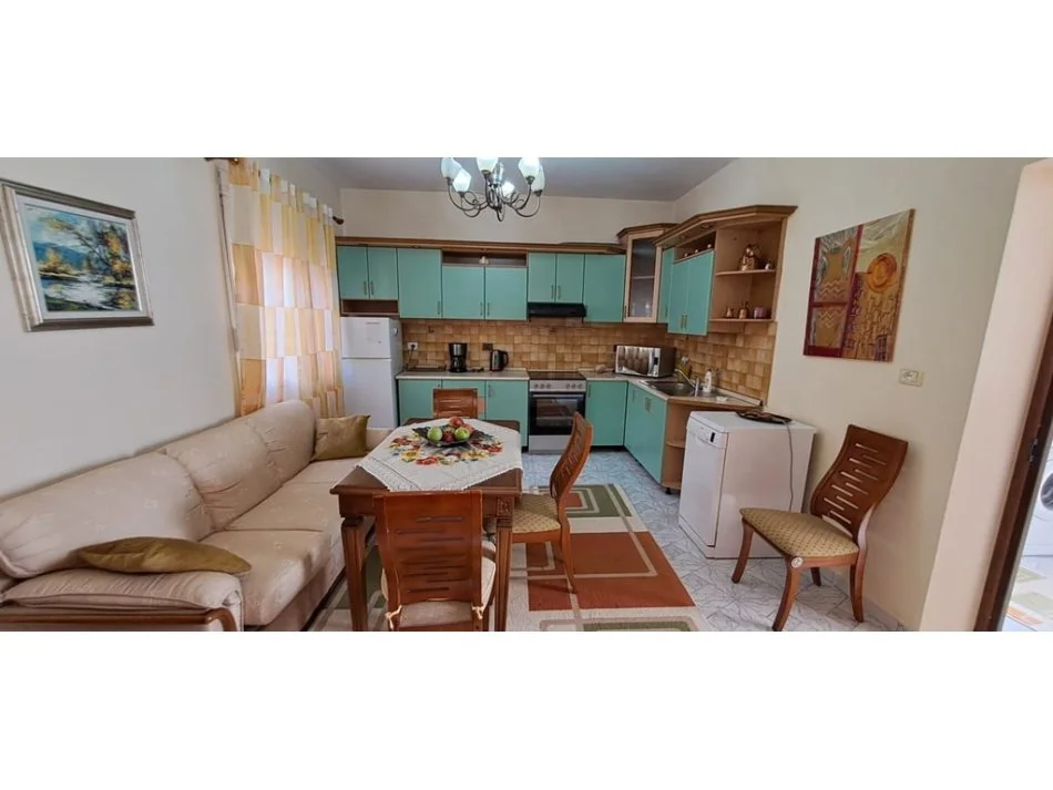 Tirane, jepet me qera apartament duplex 2+1 Kati 2, 72 m² 500 € (Rruga Elbasanit, Tirane)