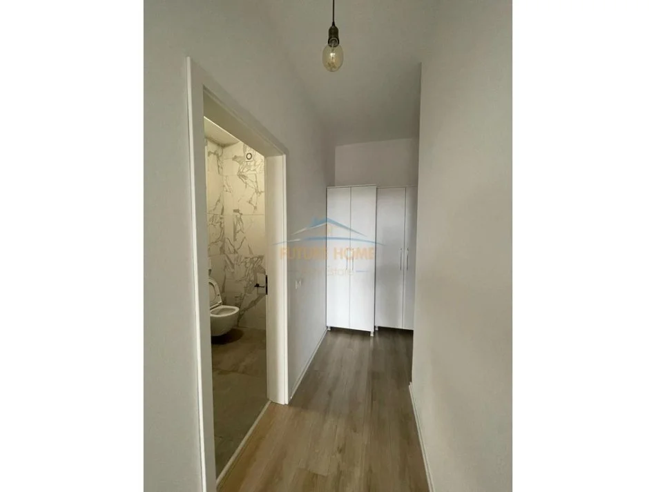 Tirane, jepet me qera apartament 1+1 Kati 11, 550 € 