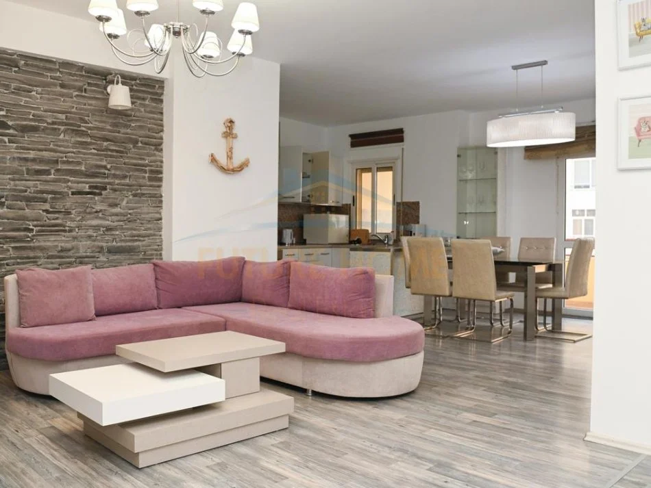 Durres, jepet me qera apartament 2+1+Aneks+Ballkon Kati 4, 135 m² 1.000 € 