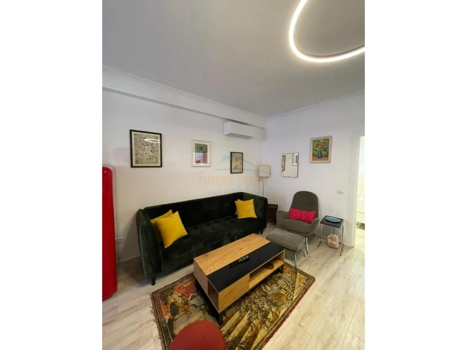Tirane, jepet me qera apartament 1+1 Kati 4, 64 m² 950 € 