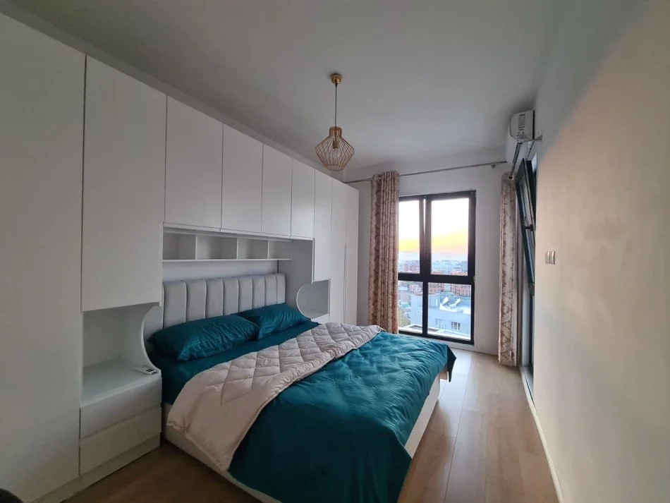 Tirane, jepet me qera apartament 1+1 Kati 10, 70 m² 600 € (Rruga E Dibres)