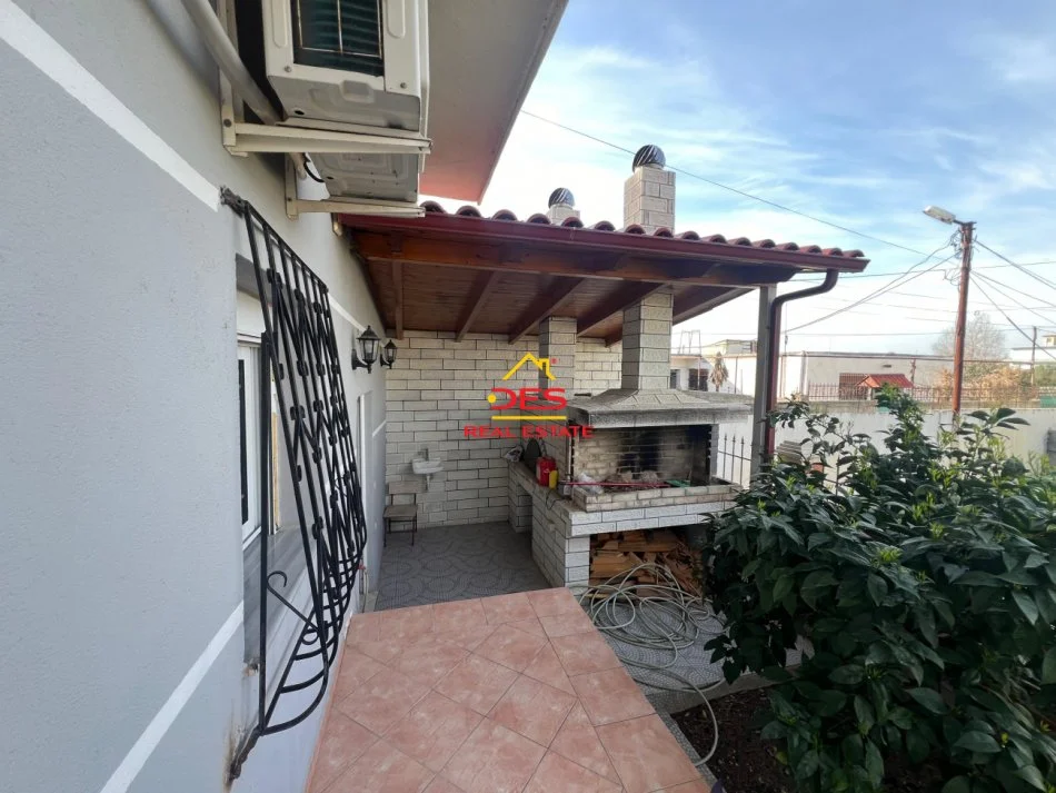 Vlore, jepet me qera shtepi 2+1+Ballkon Kati 0, 120 m² 300 € (Rruga Sazani)