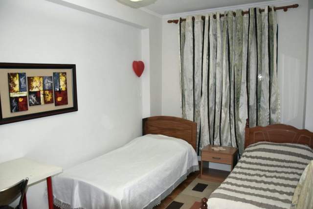 Tirane, jepet me qera apartament 2+1+BLK Kati 6, 131 m² 600 Euro (Rruga Andon Zako Cajupi)