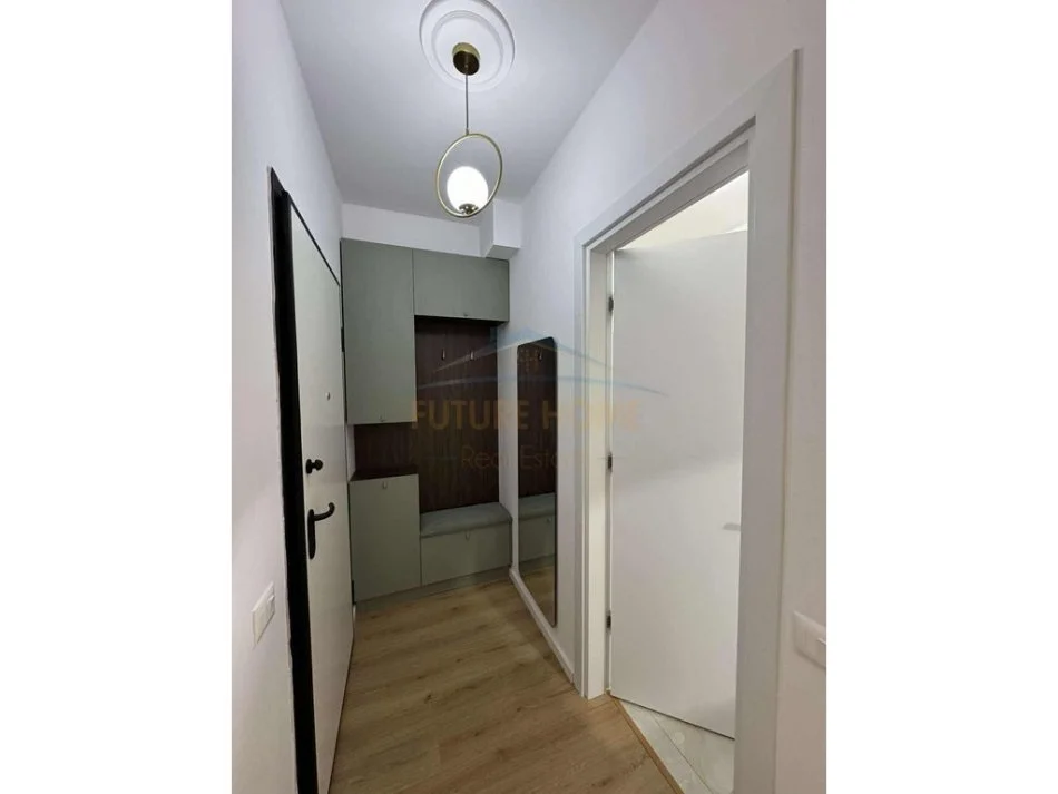 Tirane, jepet me qera apartament 1+1+Ballkon+Post Parkimi  Kati 3, 65 m² 600 € (BULEVARDI MIGJENI)  UNA57097