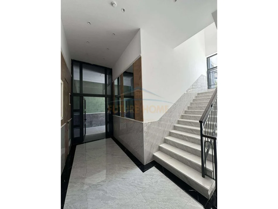 Tirane, jepet me qera apartament 1+1 Kati 3, 65 m² 527 € (UNAZA E RE)