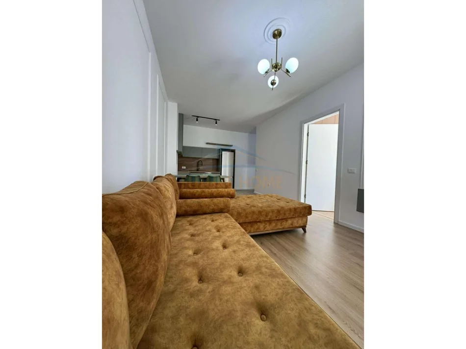 Tirane, jepet me qera apartament 1+1 Kati 3, 65 m² 527 € (UNAZA E RE)