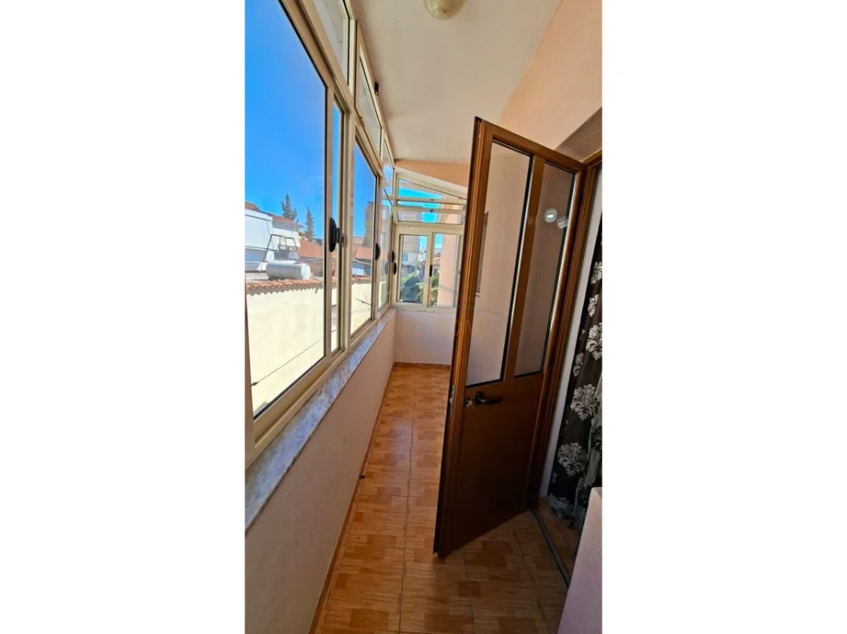 Tirane, jepet me qera apartament 1+1+Ballkon Kati 3, 105 m² 420 € (KODRA E PRIFTIT)