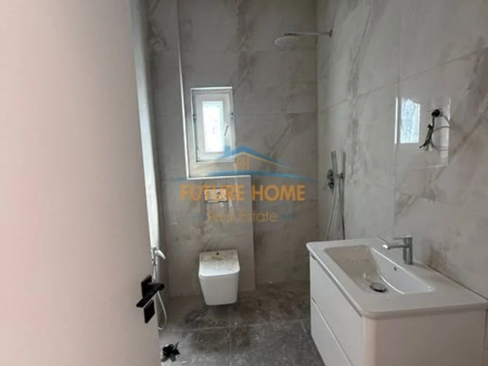 Tirane, shitet apartament 1+1+Ballkon Kati 3, 55 m² 91.440 € (Rruga Mihal Grameno)