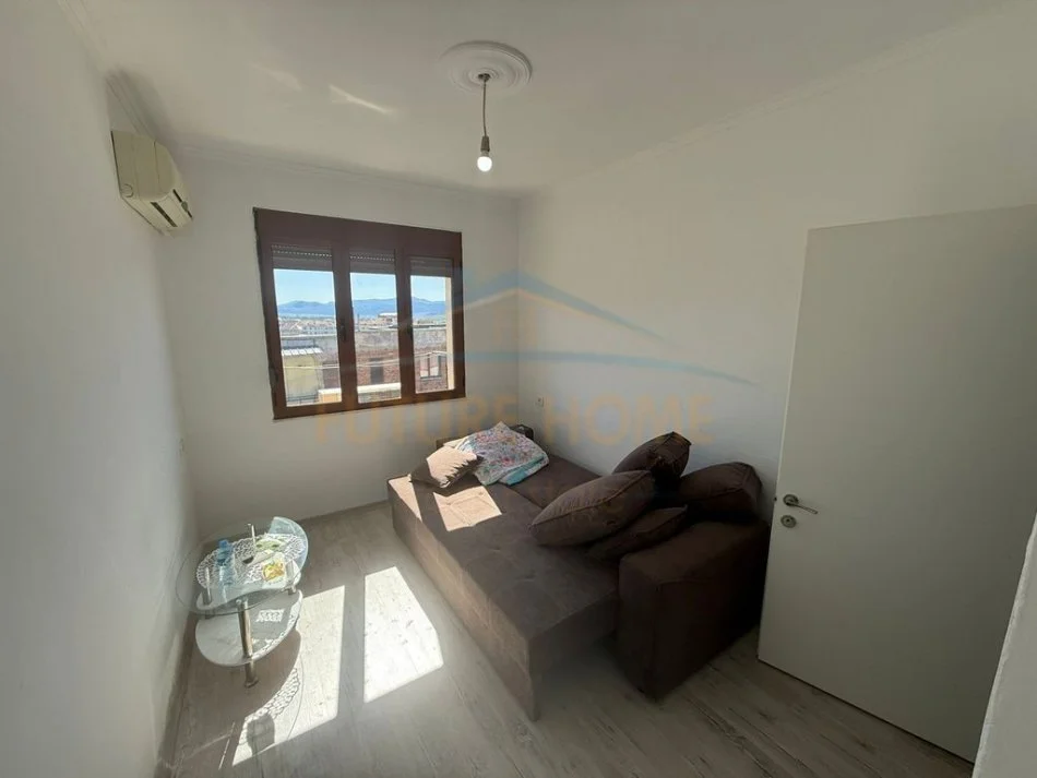 Korce, shitet apartament 2+1 Kati 5, 64 m² 44.000 € (Lagjia 4, Korçë)