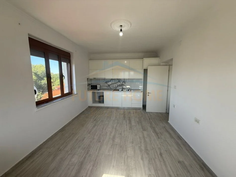Korce, shitet apartament 2+1 Kati 5, 64 m² 44.000 € (Lagjia 4, Korçë)
