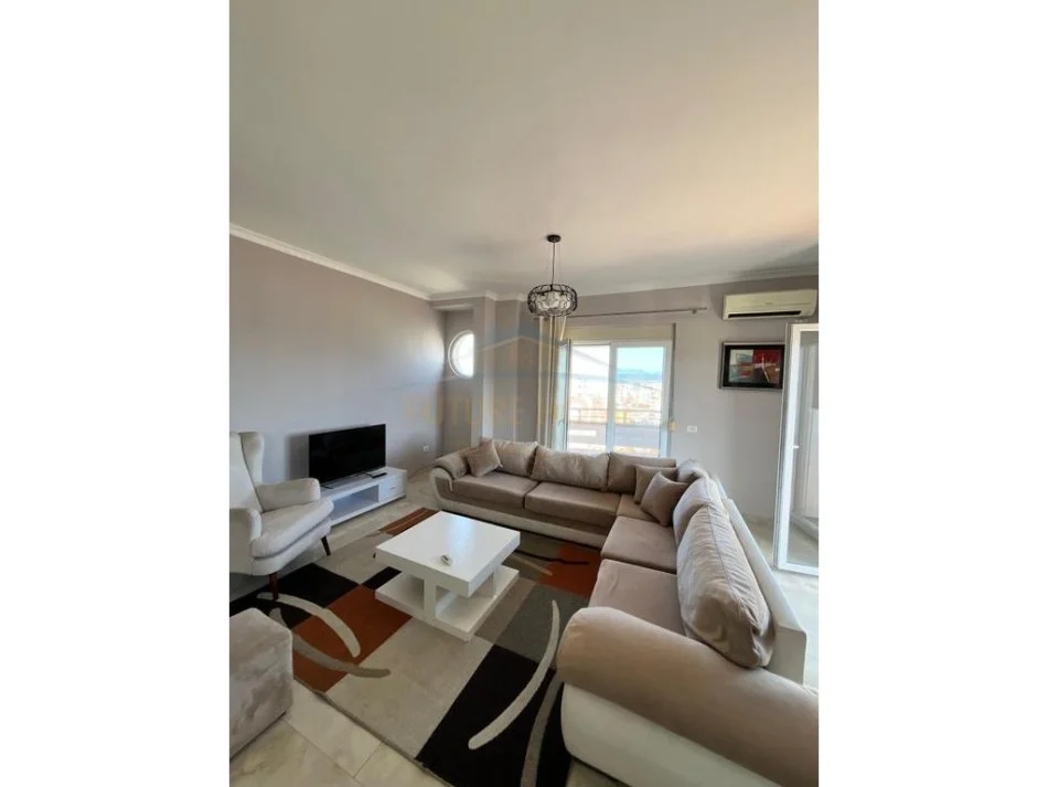 Durres, jepet me qera apartament 2+1+Ballkon Kati 9, 110 m² 600 € (Gjykata , Durres)